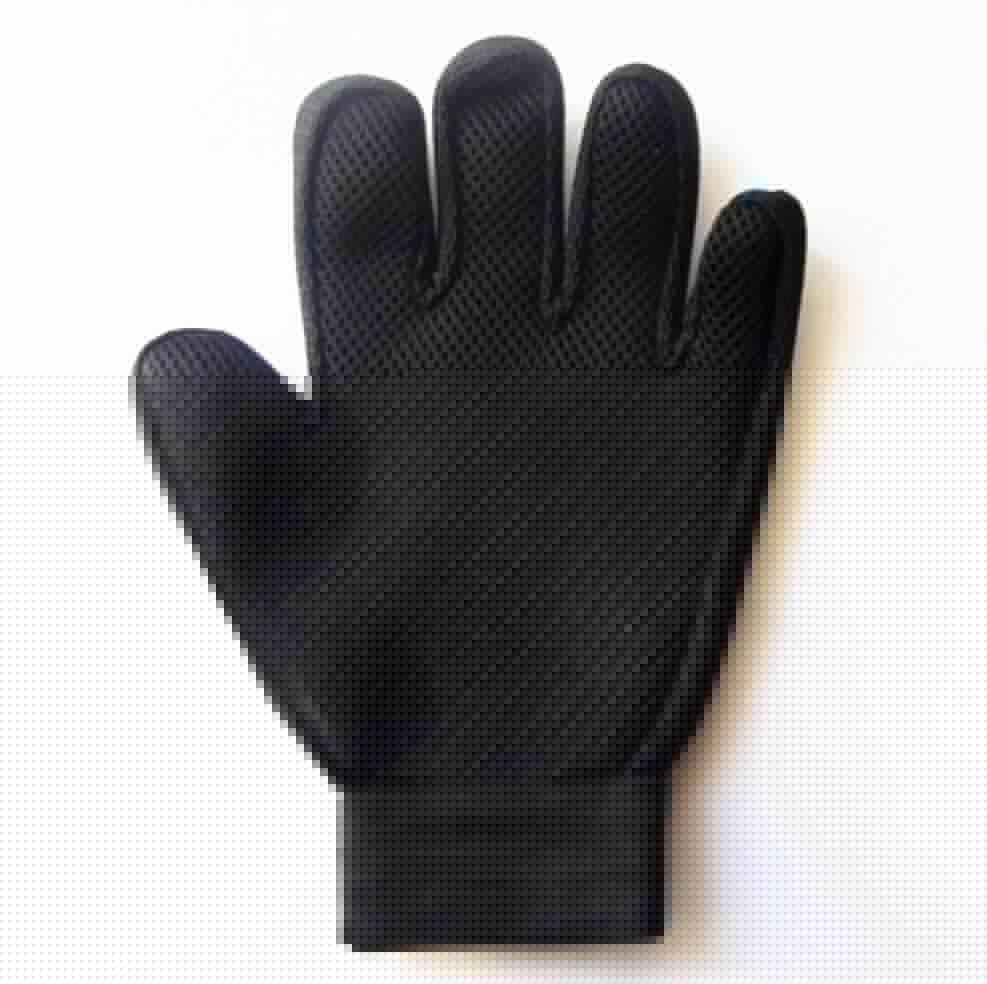 Doodle Grooming Gloves — soft silicone grooming and bath mitts for dogs